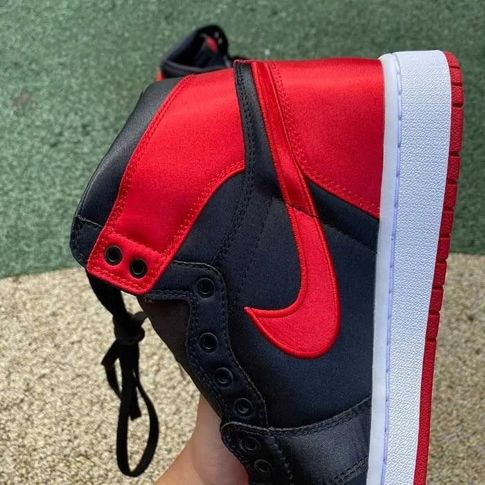 J1 RETRO HIGH OG ‘SATIN BRED’ (W)