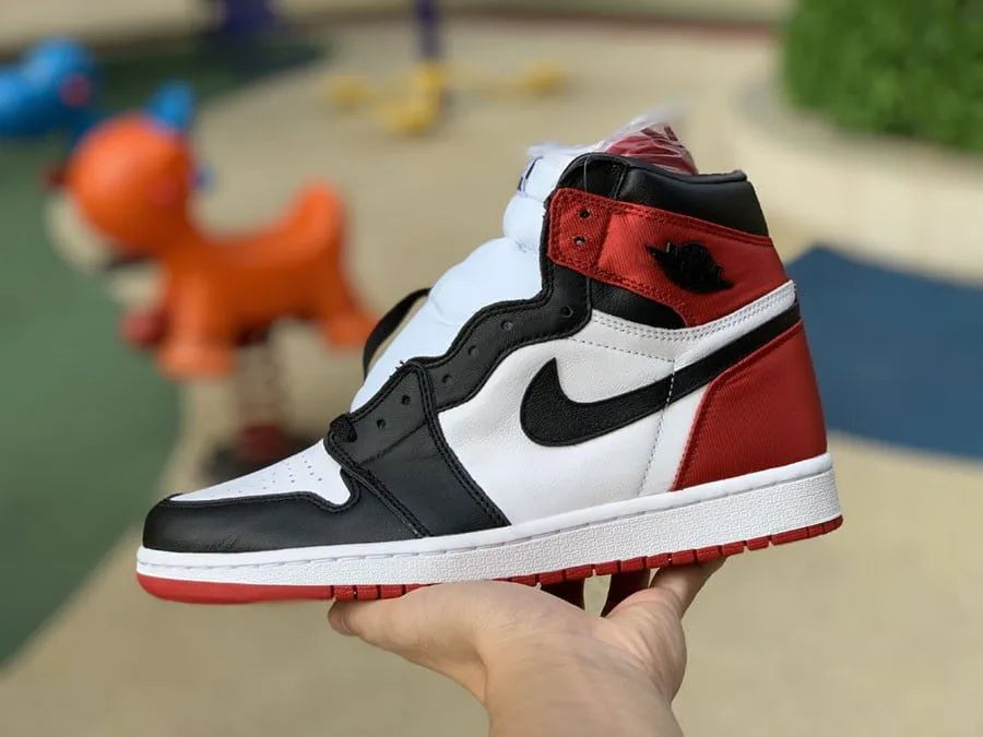 J1 Retro High ‘Satin Black Toe