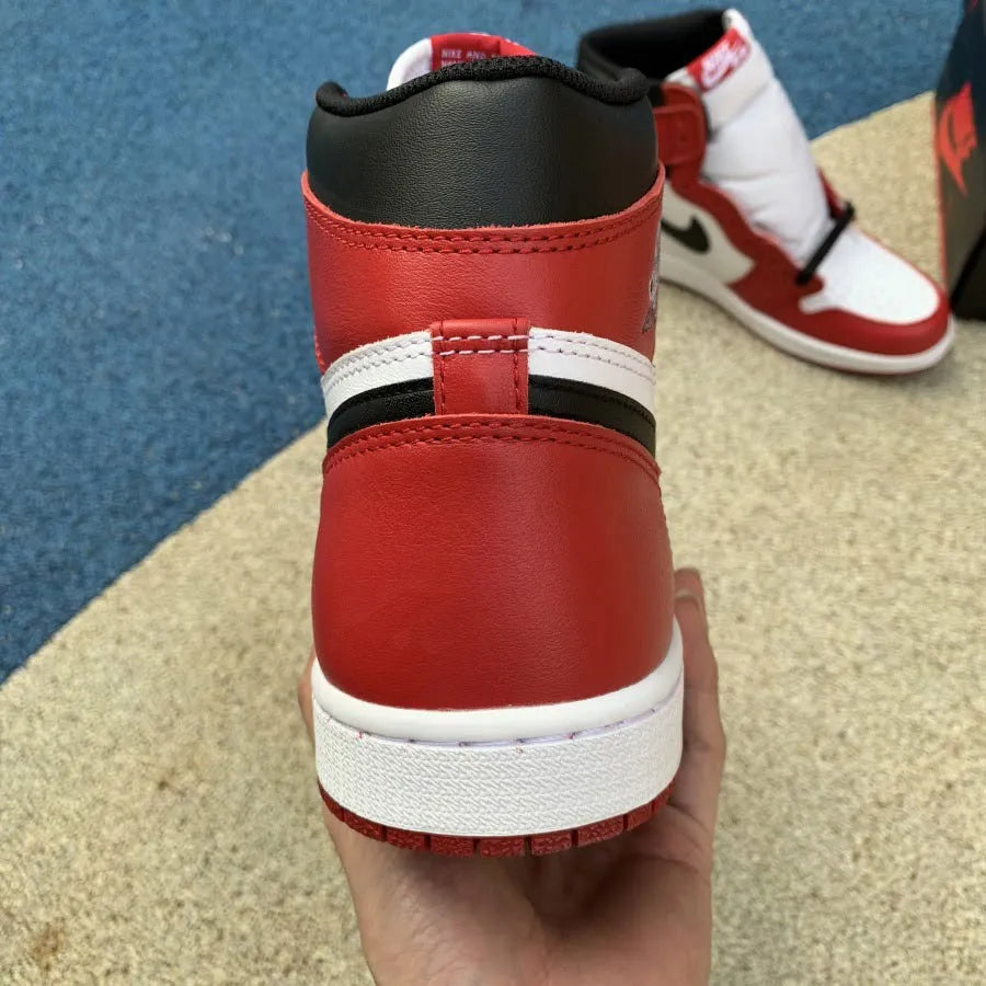 J1 Retro High OG ‘Chicago’