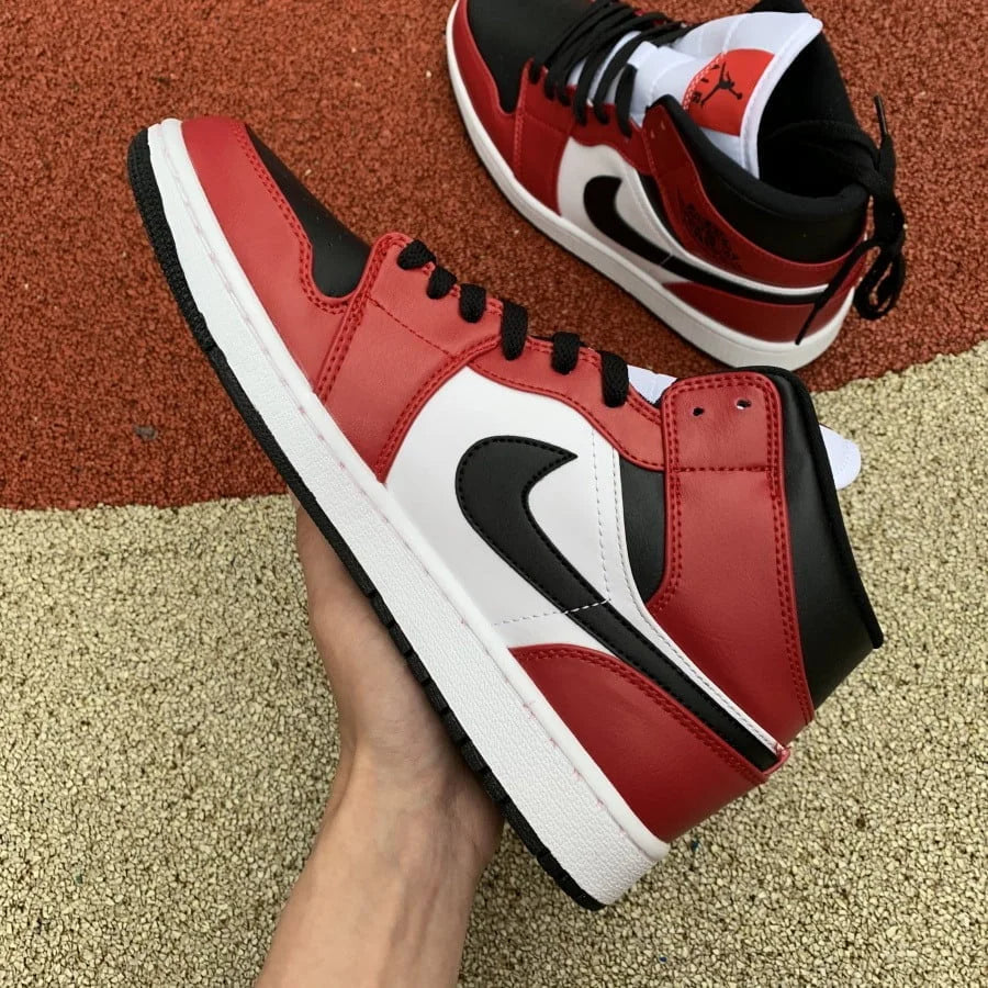 J1 Mid ‘Chicago Black Toe’