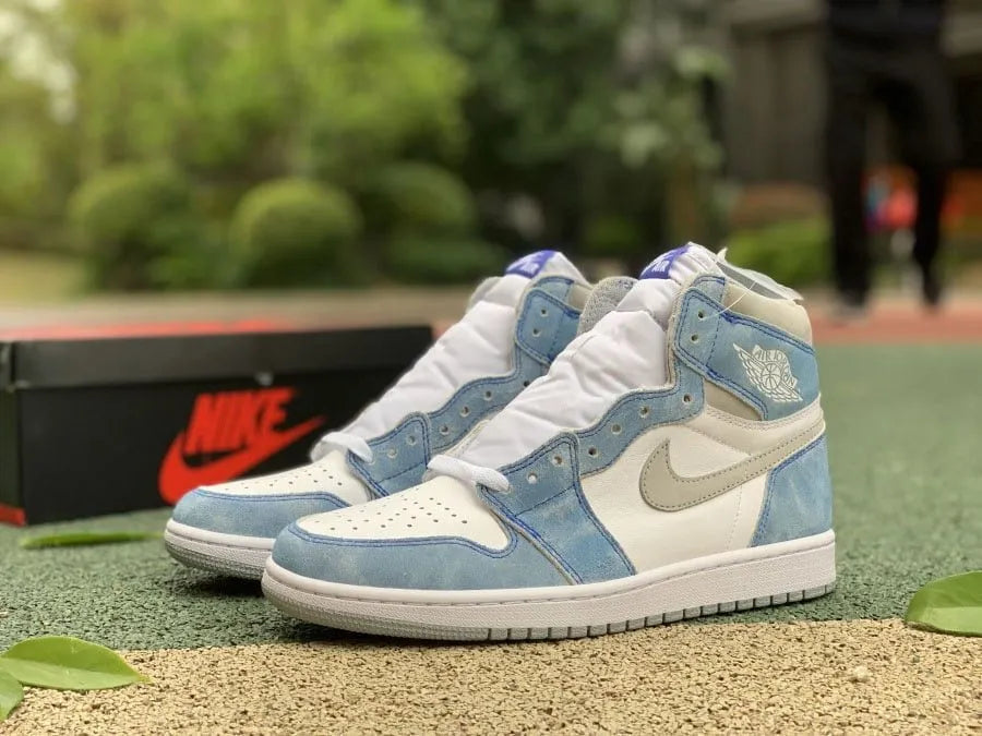 J1 Retro High OG ‘Hyper Royal’