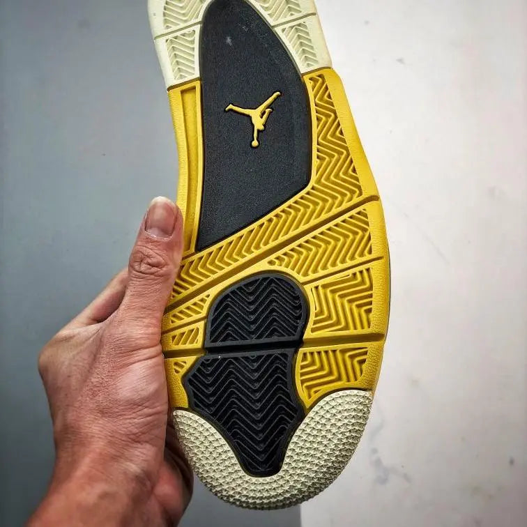 J4 RETRO ‘VIVID SULFUR’